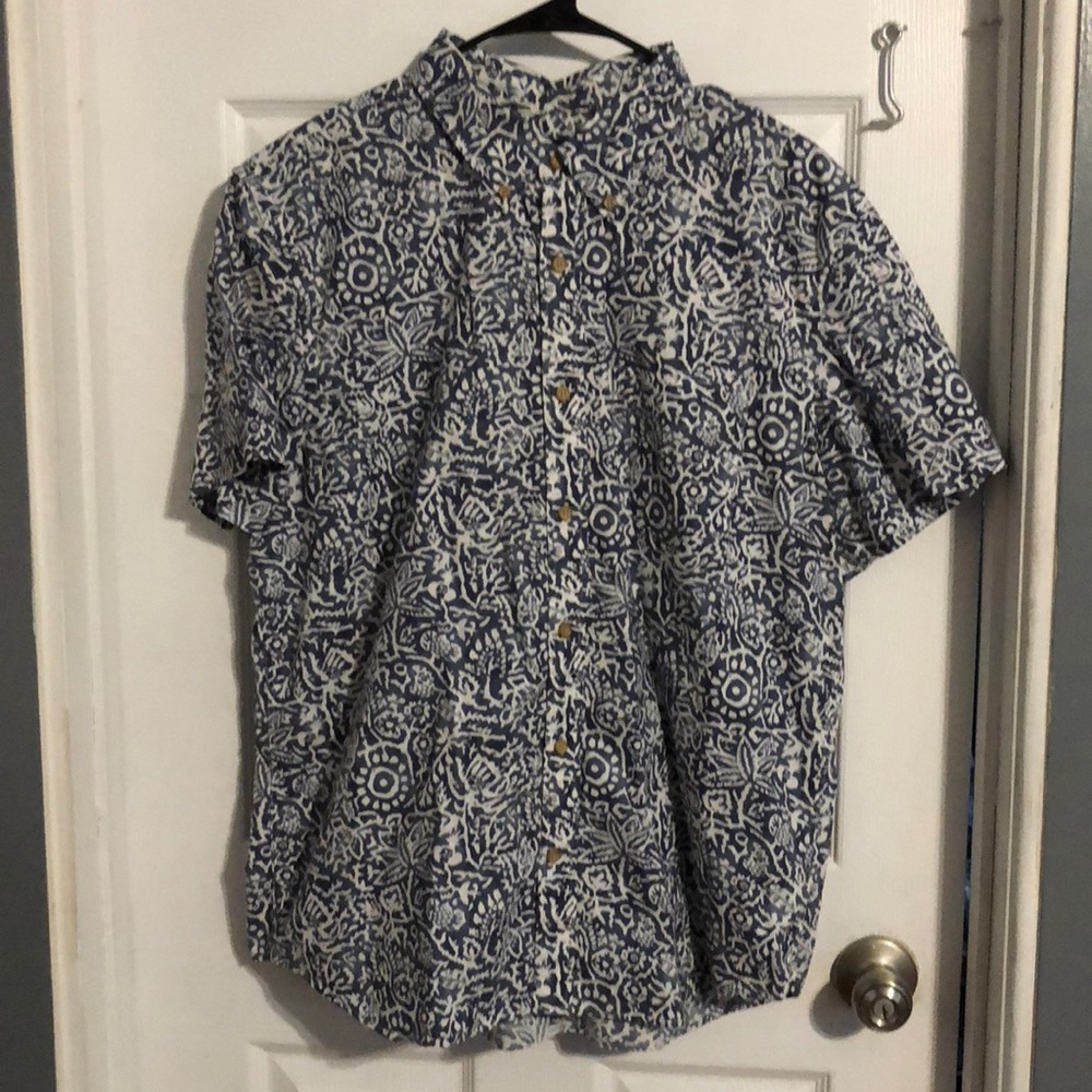 Men’s American Eagle shirt